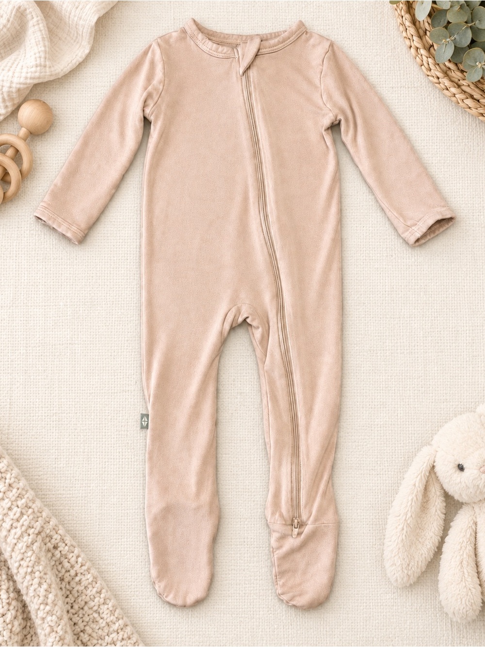 Kyte Baby 6-12M Tan Bamboo Zippered Footie Sleeper Pajamas